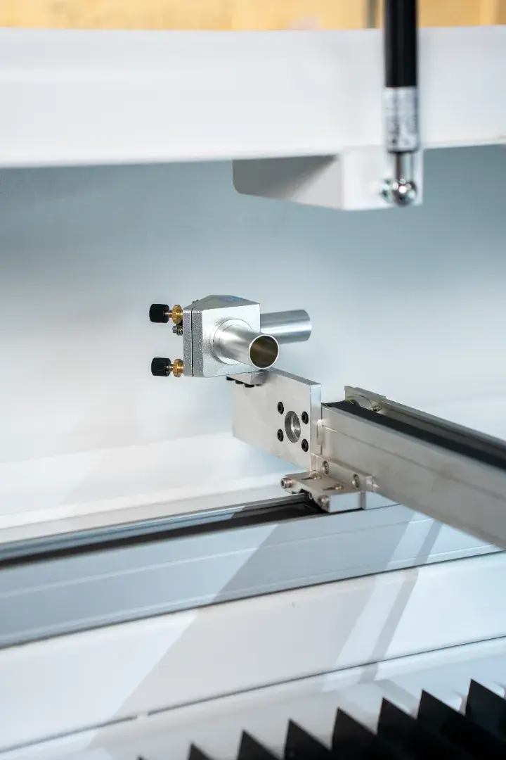 Nem vedligeholdelse - CO₂ Laserskærer