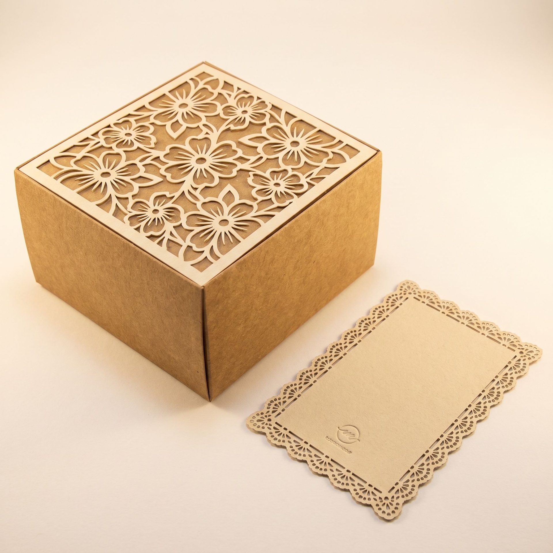 Laserskåret papercraft i papir