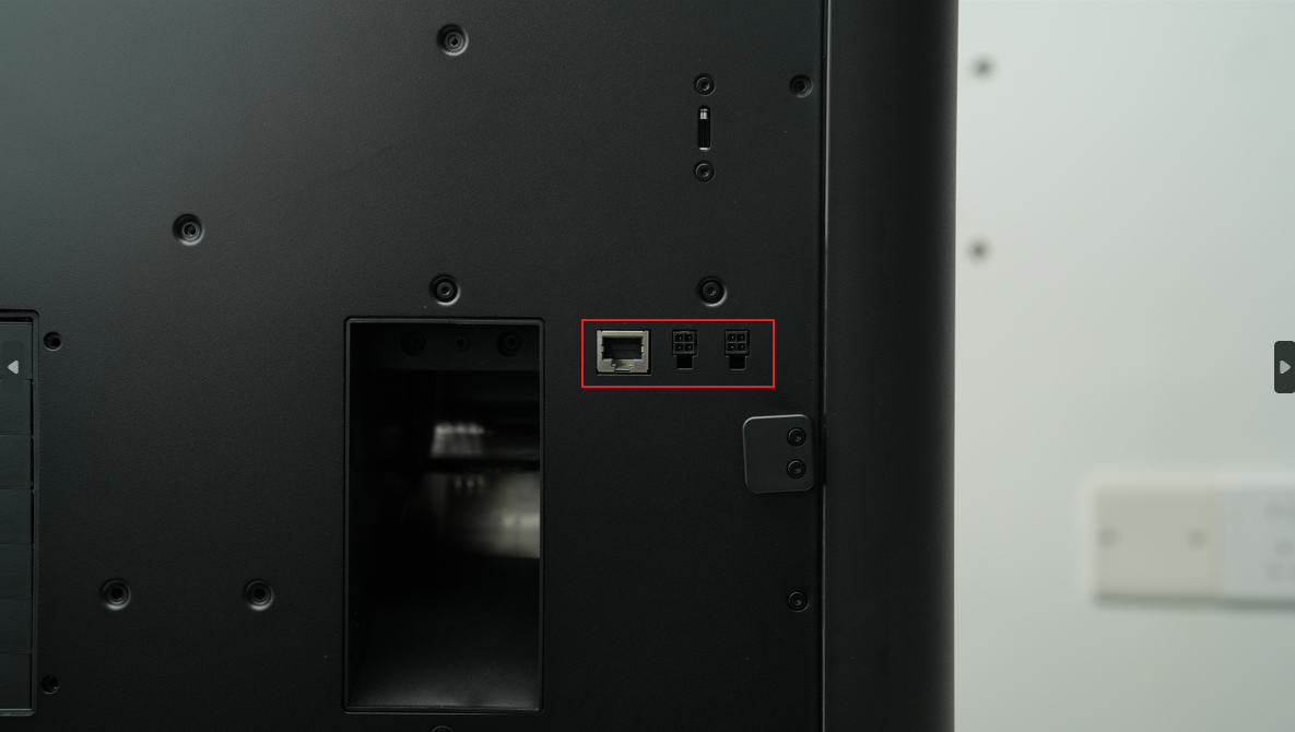 Kablet netværksinterface og to 4-pin-interfaces på H2D Pro Ethernet-kort