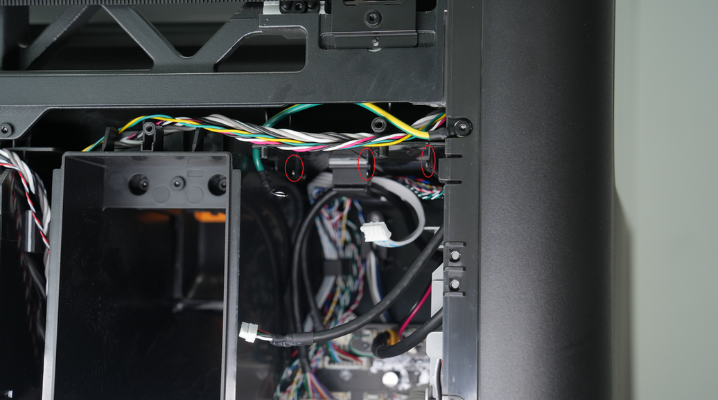 Indsætning af det nye Ethernet-kort i de tre slidser