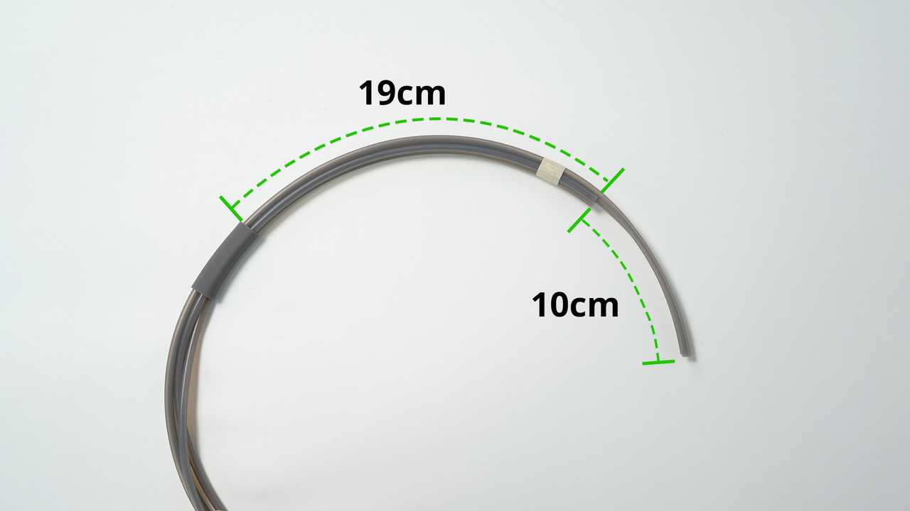 Korrekt placering af silikoneholderen på PTFE-slangerne