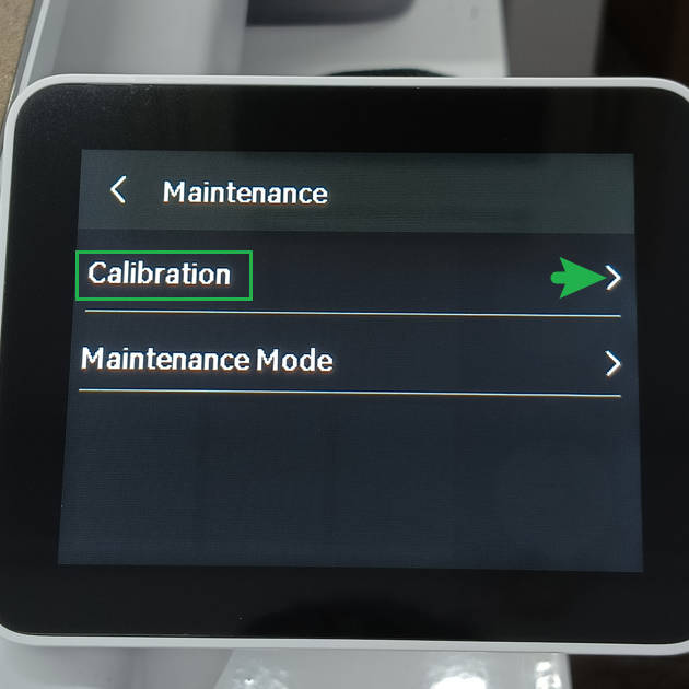 Vibration Compensation valgt i A1-printerens kalibreringsmenu