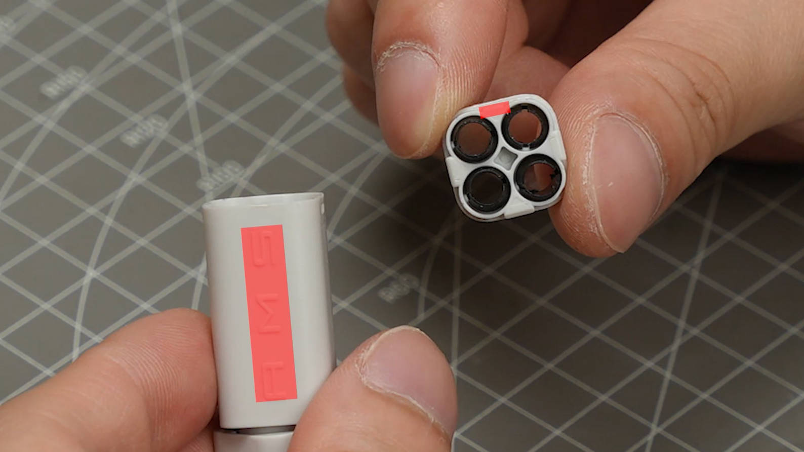 Den korte clip rettes ind mod forsiden af filament-hubben