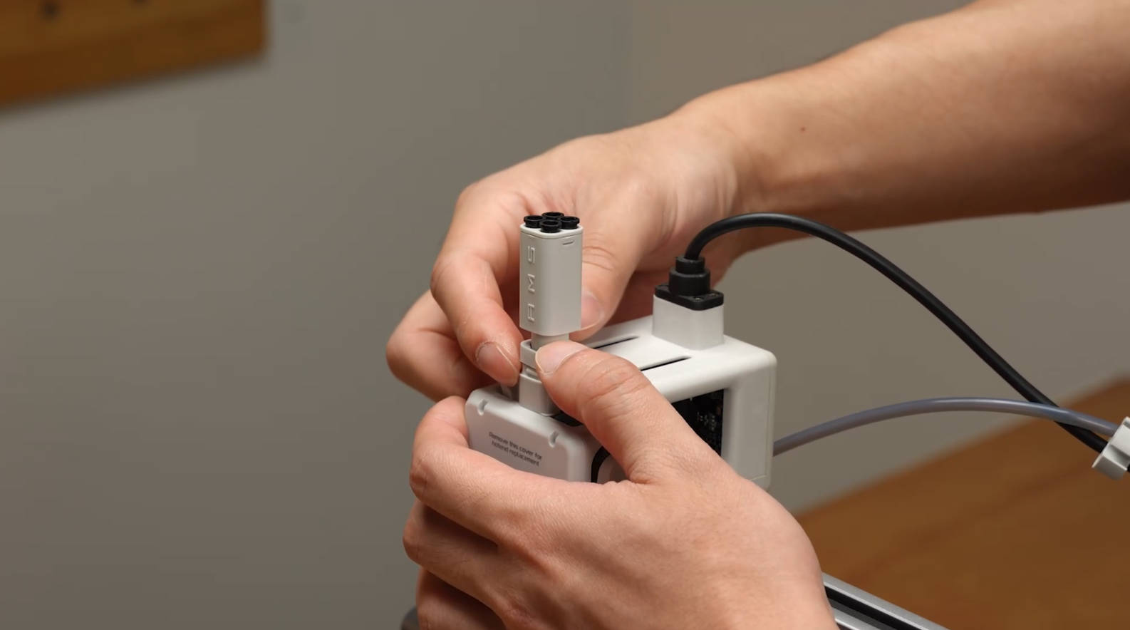Filament-hubben klikkes fast på toolhead