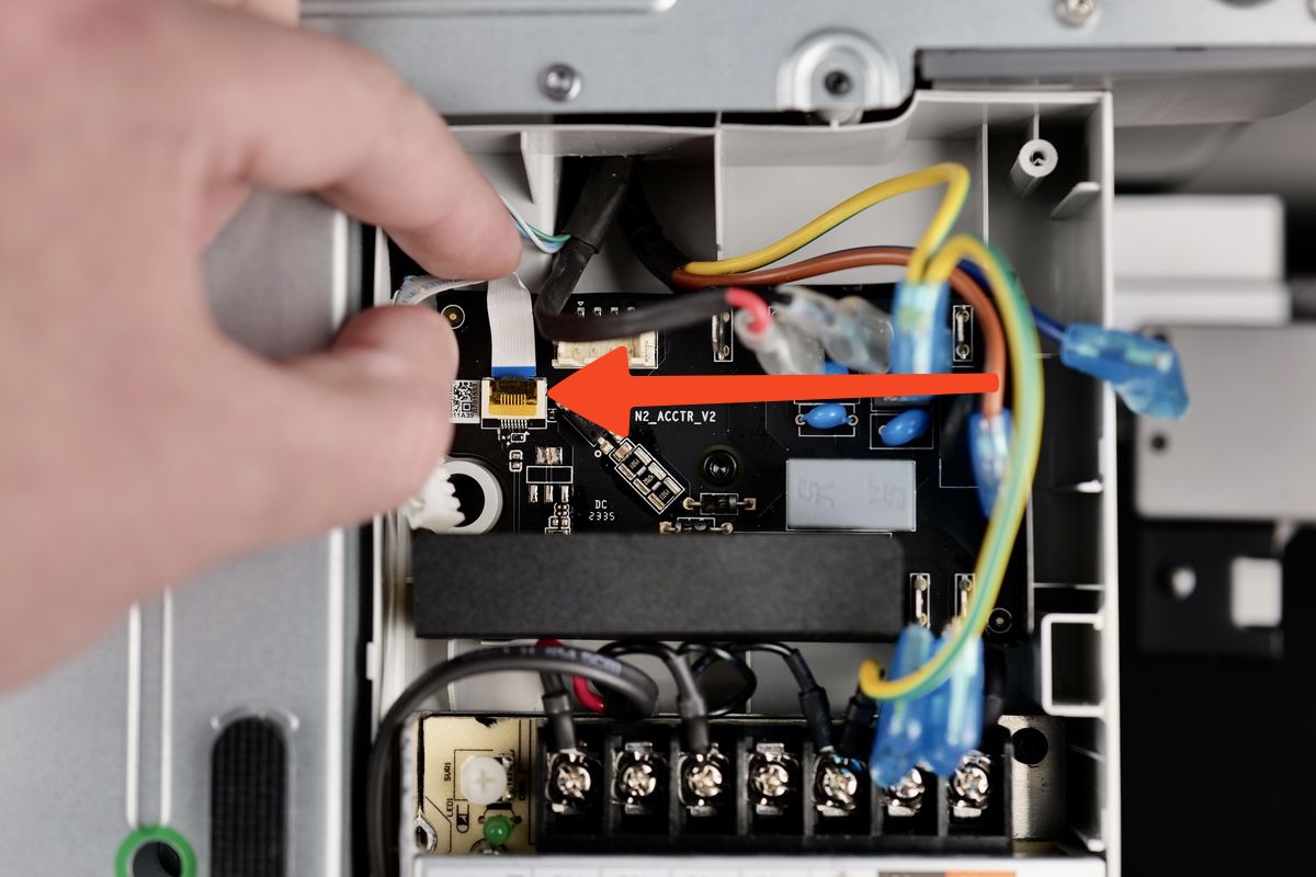 Monter AC-boardet igen