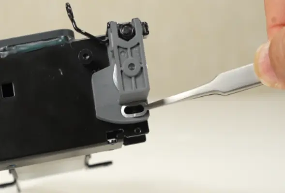 Antirotationspladen monteres