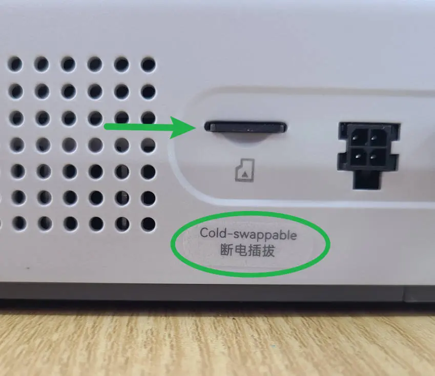 Indsætning af MicroSD-kort i A1 mini