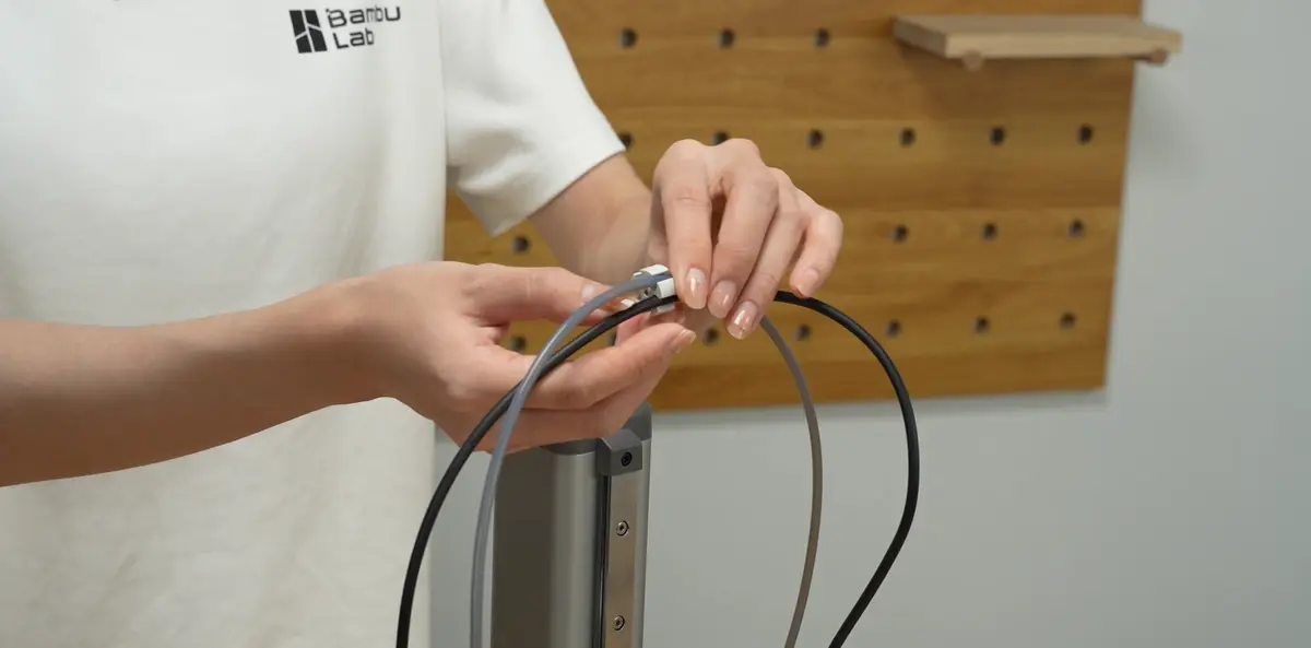 Fjern kabelsamleren fra A1 mini