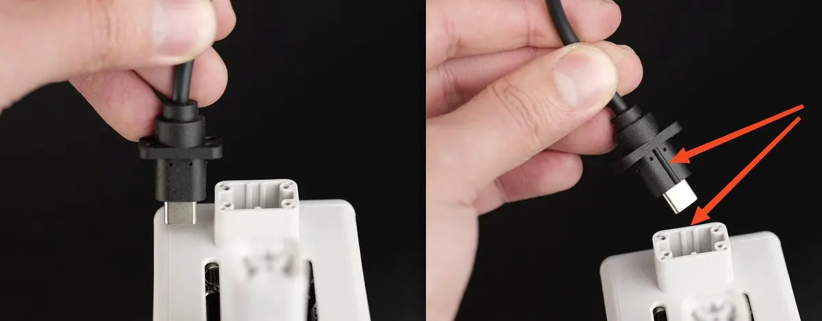 Korrekt orientering af USB-C-kablet med linjen vendt mod bagsiden af printeren