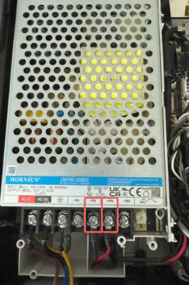 Spndingen mellem +Vo og -Vo mles med multimeter