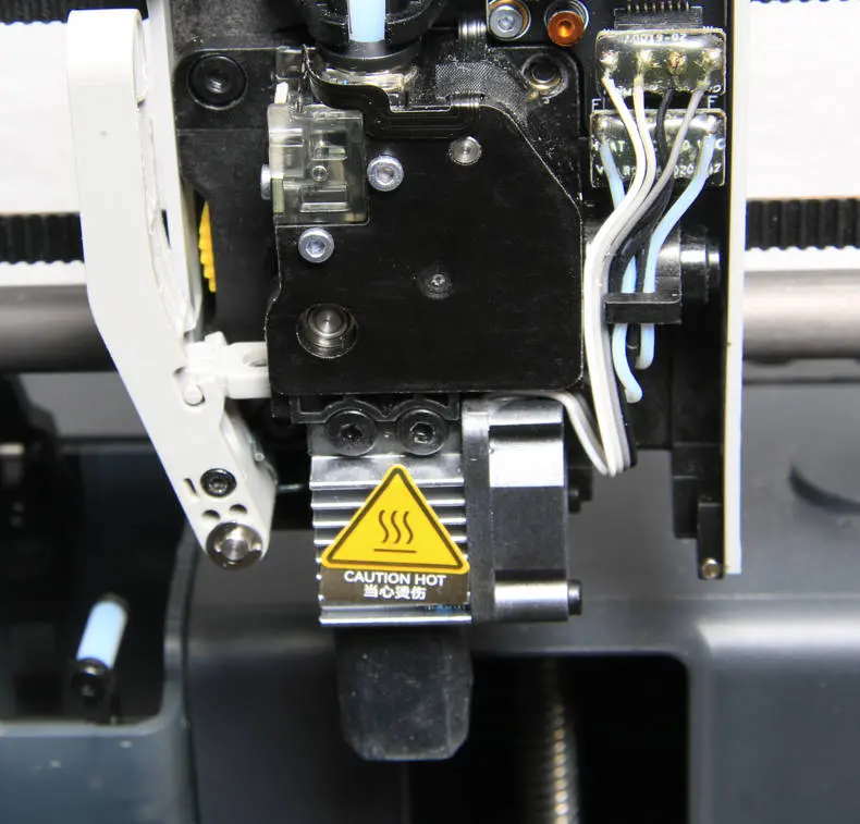 Den komplette hotend monteres igen