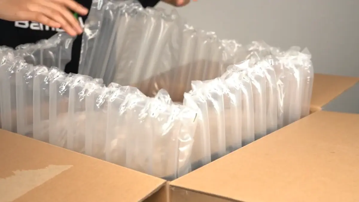 Luk kassen omkring printeren