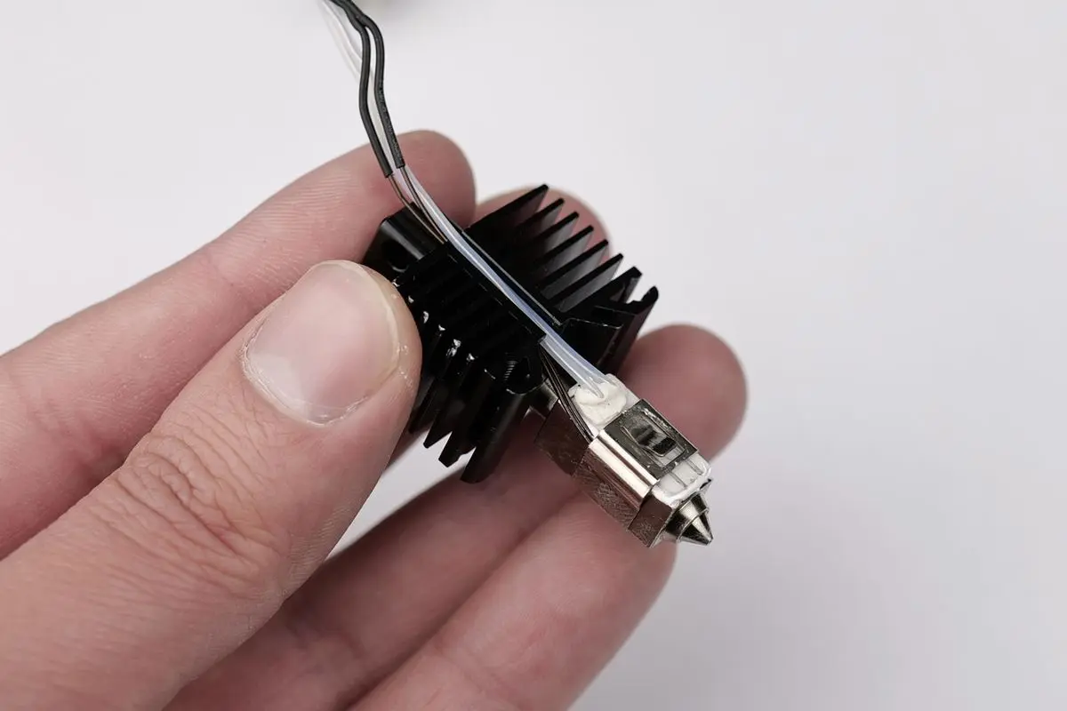 Hotend med varmeelementet monteret igen