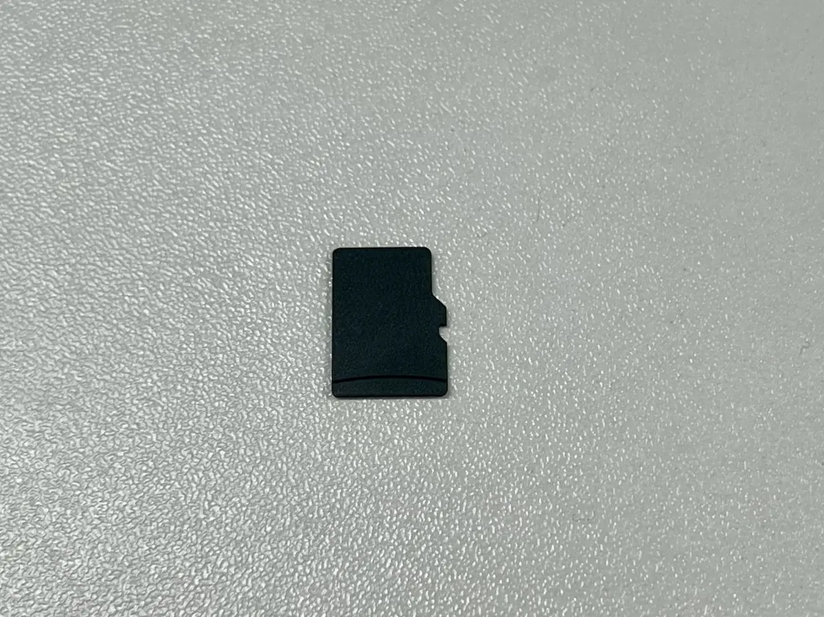 32 GB MicroSD-kort formonteret i printeren