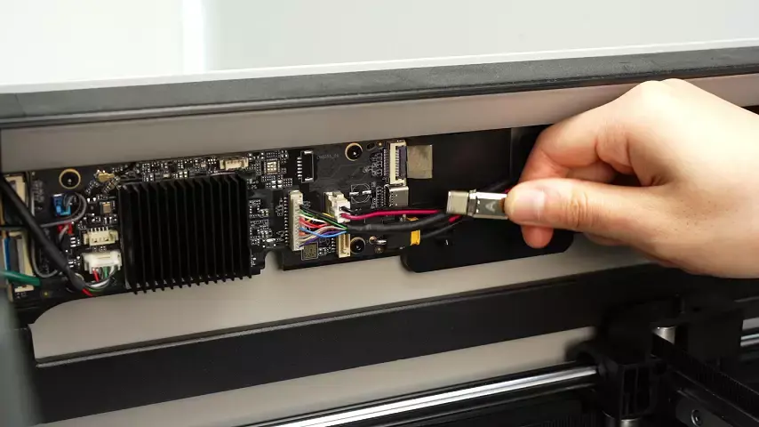 USB-C-kablet tilsluttet AP-printet