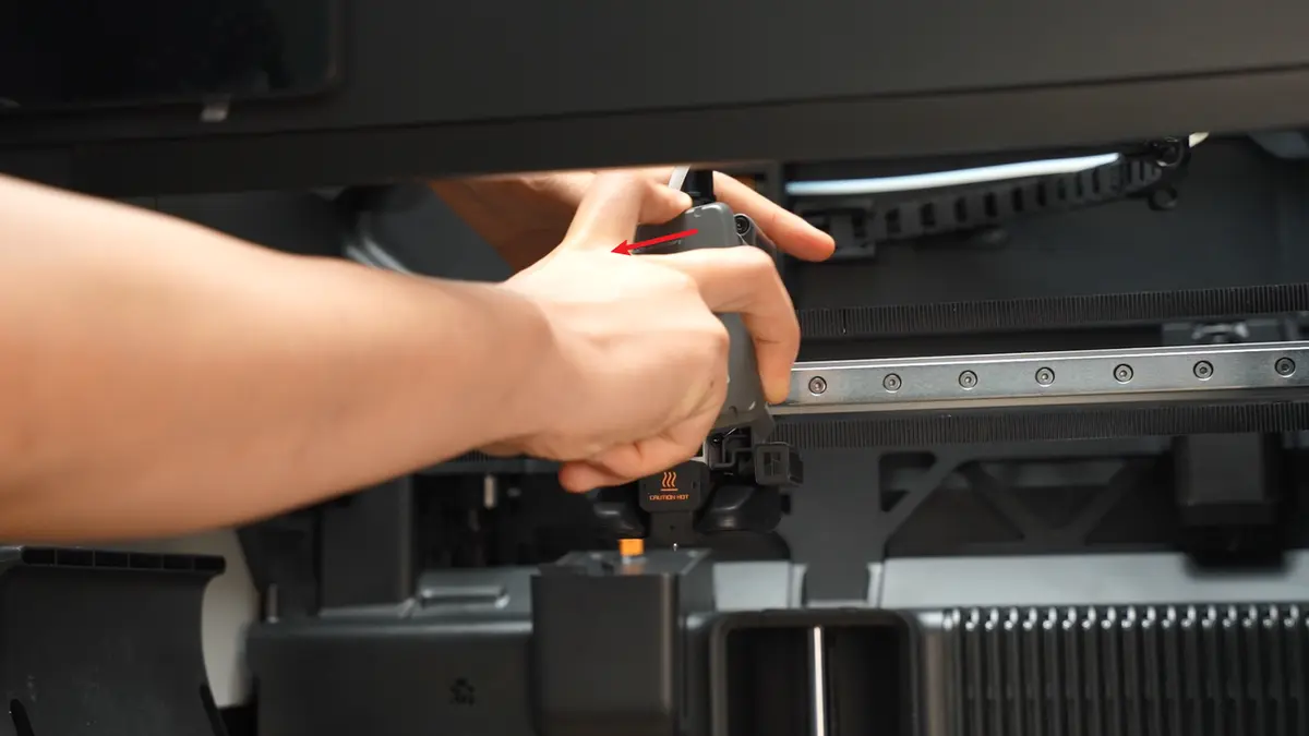 Frontdækslet taget af toolheadet
