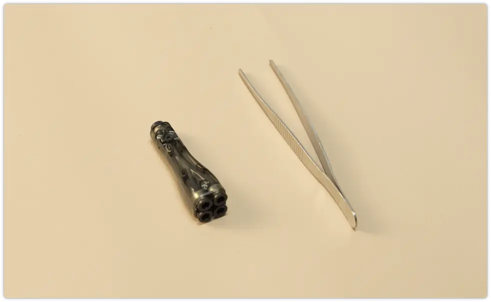 Pincet til udskiftning af rensepude i 4-i-1 PTFE-adapter