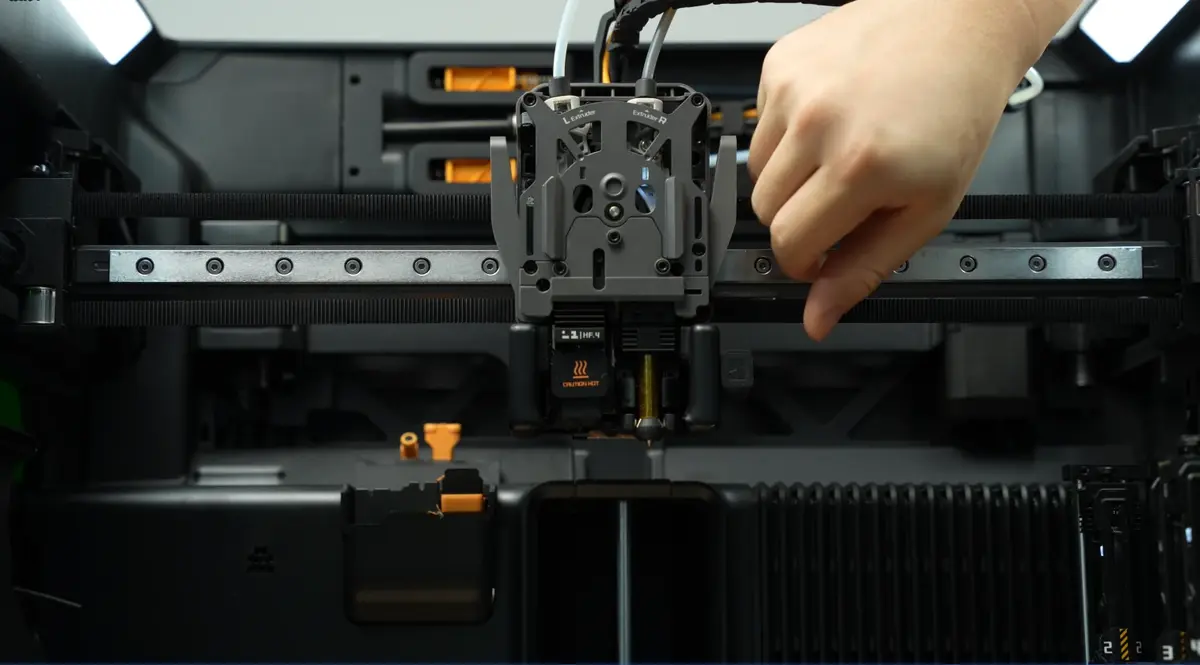 Induktions-hotend trækkes diagonalt ud