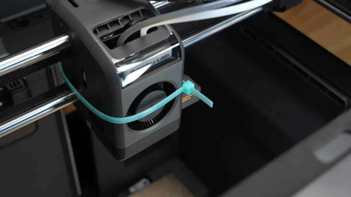 Fastgør toolhead med en kabelstrip