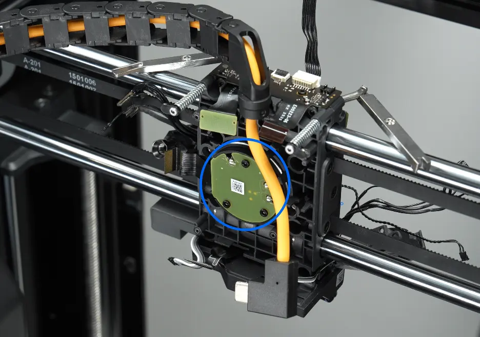 X2D ekstrudermotor monteret bag på ekstruderen