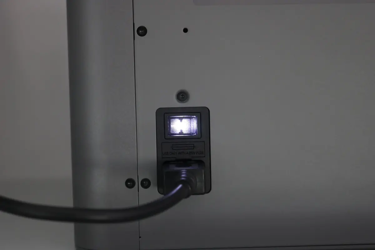 Hvid indikatorlampe på X2D'ens afbryder