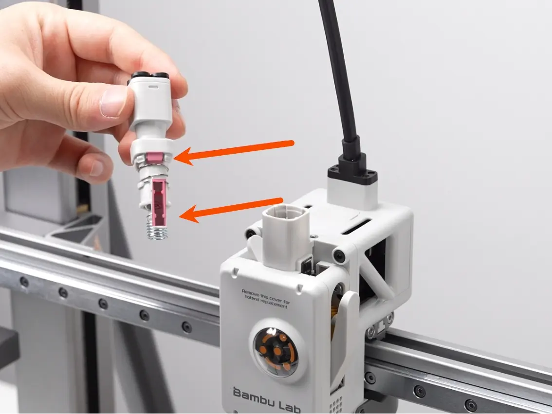 Placer filament-hub-modulet i basekabinettet