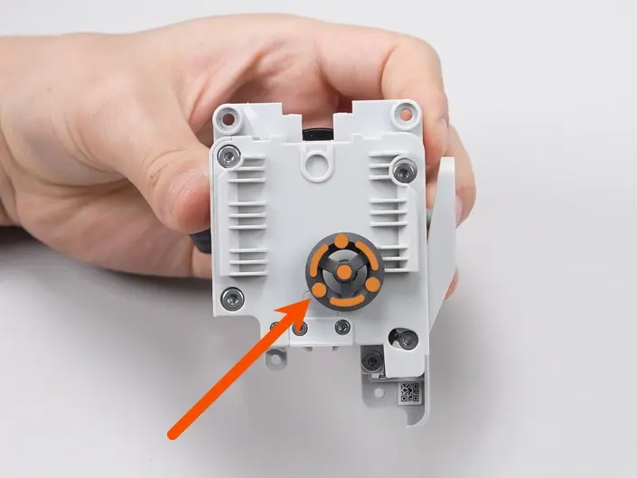Drejehjulet fjernes fra extruder-enheden