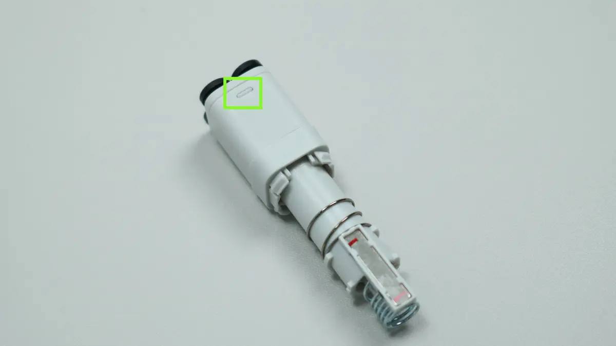 Filament hub set fra siden med hakket