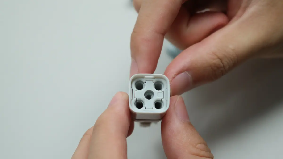 De indvendige dele monteret i filament hub