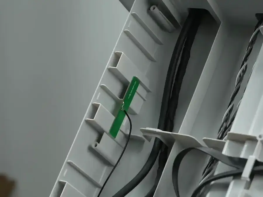 WiFi-antennen fjernes fra kabinettet