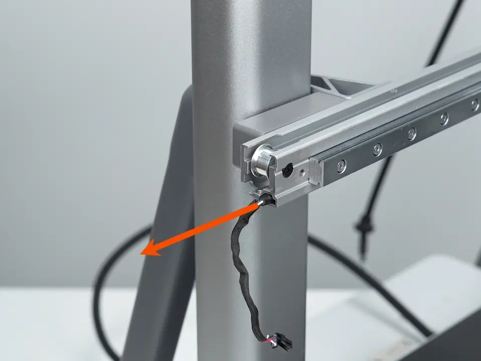 Adapterkabel til Purge Wiper trukket ud fra venstre