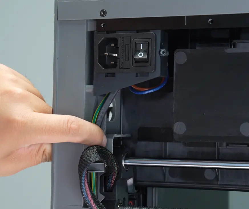 Installation af Z-motor i vinkel med kabel vendende udad, trin 1