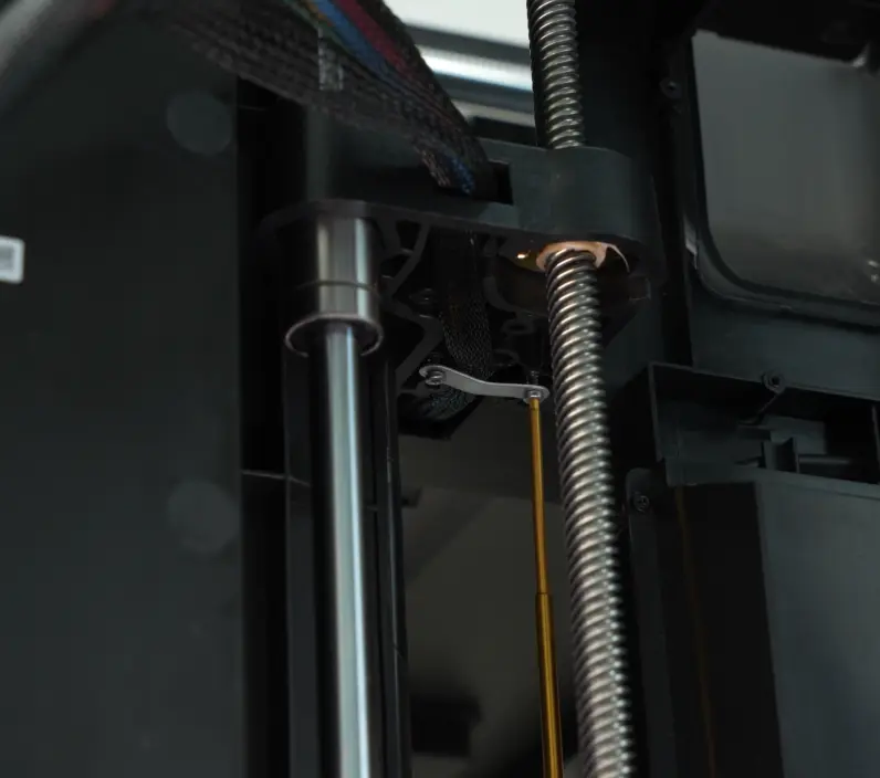 09_install_the_heated_bed_bottom_clamp_2_009.png