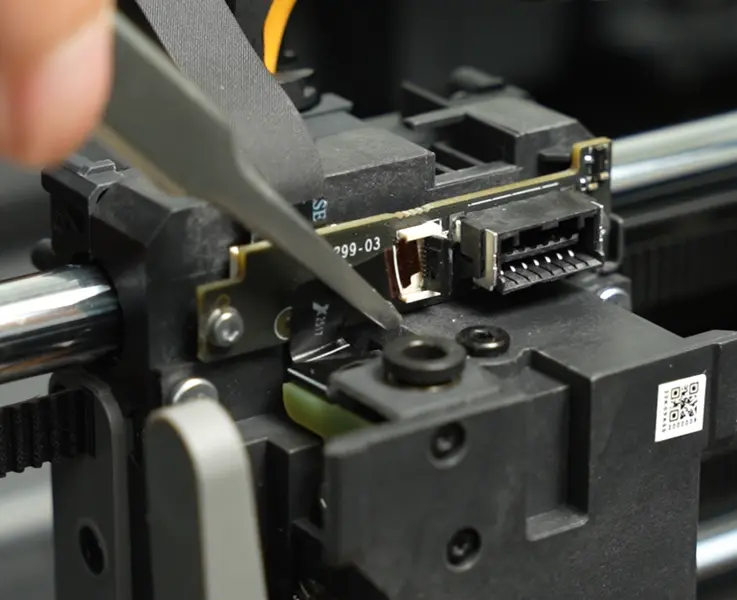 Tilslutning af Hall switch-kabel trin 1
