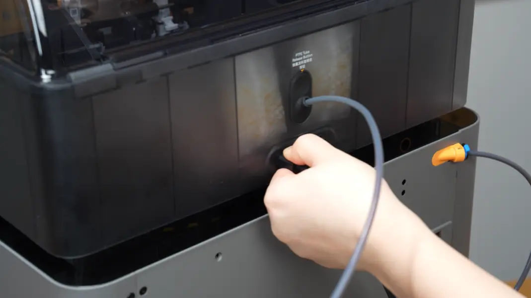 6-bens kabel afbrydes fra AMS 2 Pro, trin 1