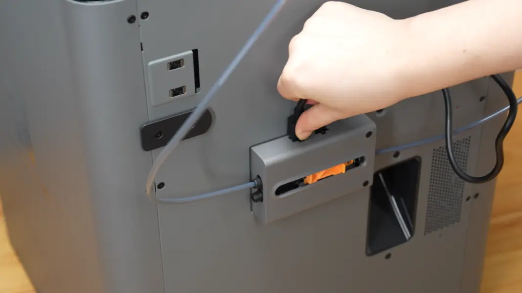 6-bens kabel afbrydes fra AMS 2 Pro, trin 2