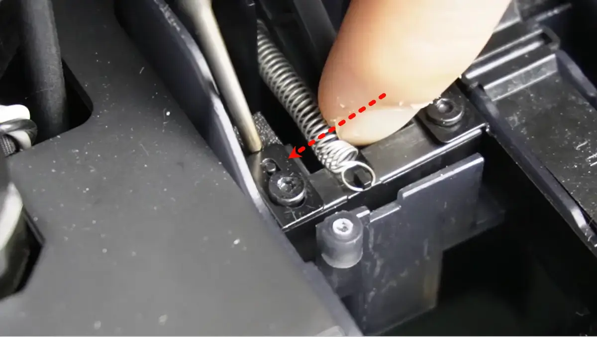 Skubning af metal-wiper fremad til yderste position