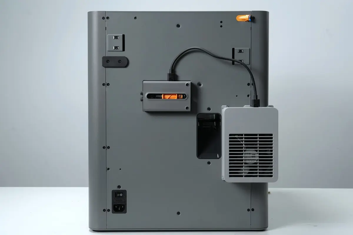 Plan 2: Ekstern udsugningsventilator monteret med det originale bagpanel på P2S