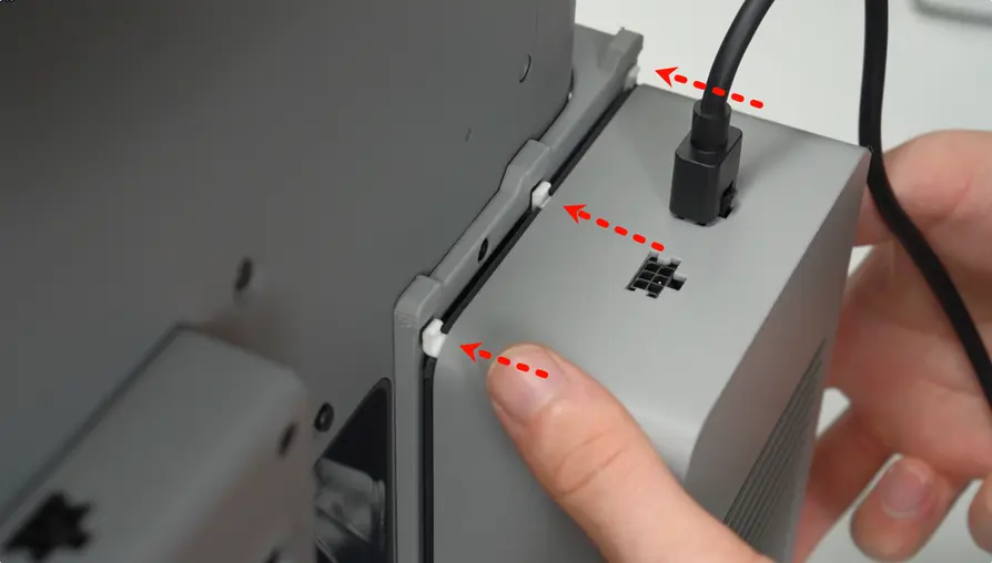 Den externe ventilator fluttes med adaptersporene
