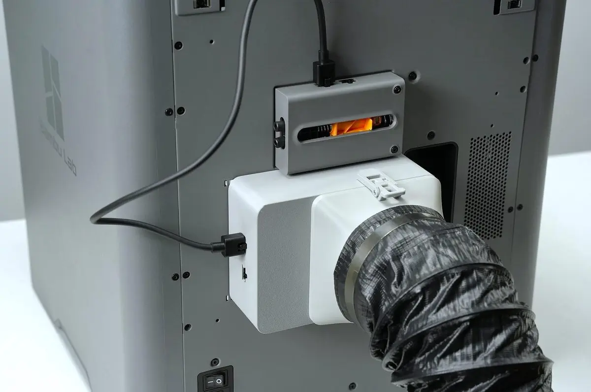 Komplet installationsresultat med ekstern udsugningsventilator og ledning på P2S