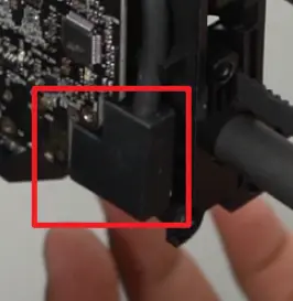 Kontrol og gentiIslutning af USB-kablet inde i printhovedet