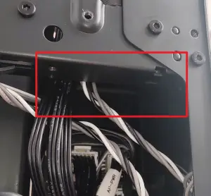Nyt AMS Connector Board placeret på monteringspositionen