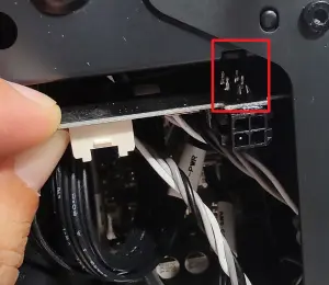 Fastgørelse af AMS Connector Board med skruer ST3x4,5