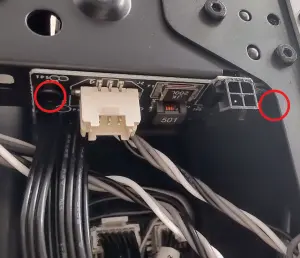 AMS Connector Board korrekt monteret på printerens bagside