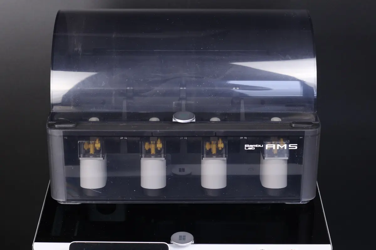 AMS placeret oven på X1-printeren