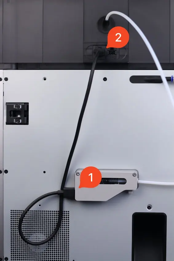 6-pin-kabel tilsluttes filamentbuffer og AMS