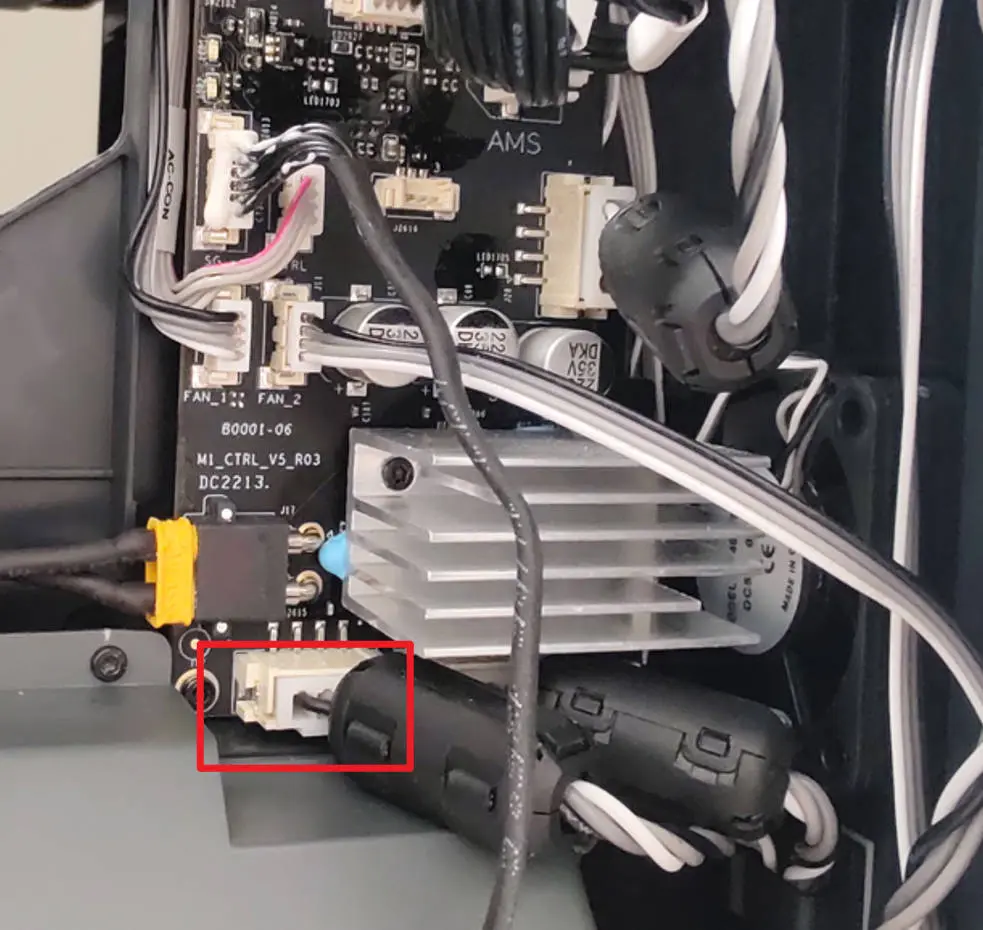 Z-motorkabel frakoblet nederst på MC board