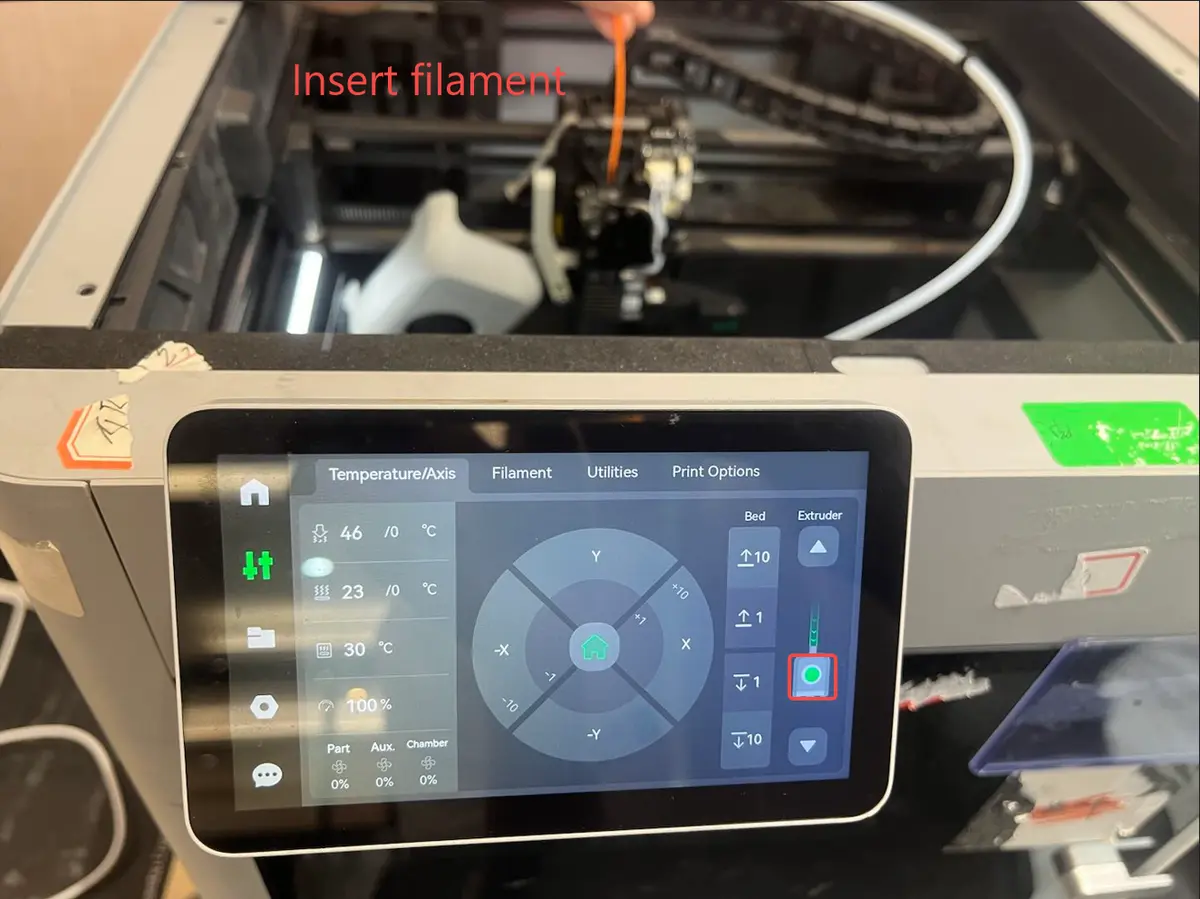 Gront mærke vises pa skærmen nar filament indsættes i ekstruderen