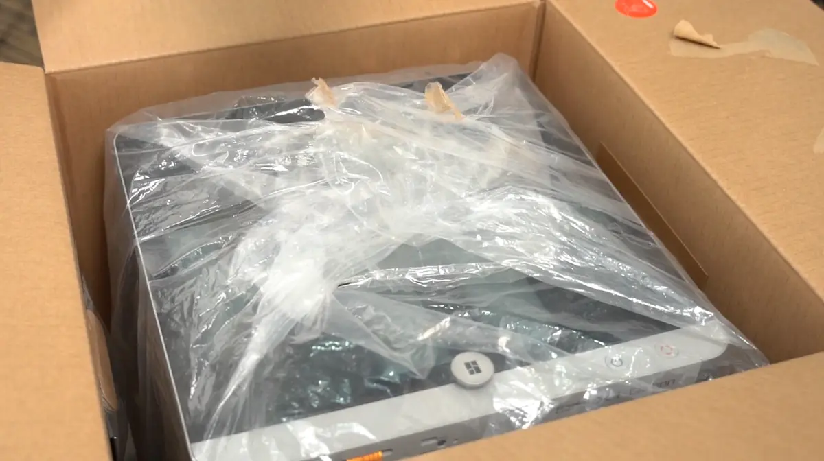 Sæt printeren ned i emballagen