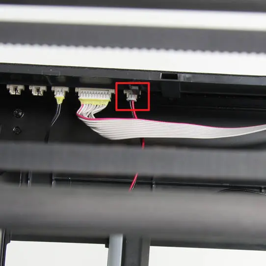 Frakobl LED-kablet og fjern front-LED-lyset (fig. 1-5-2)